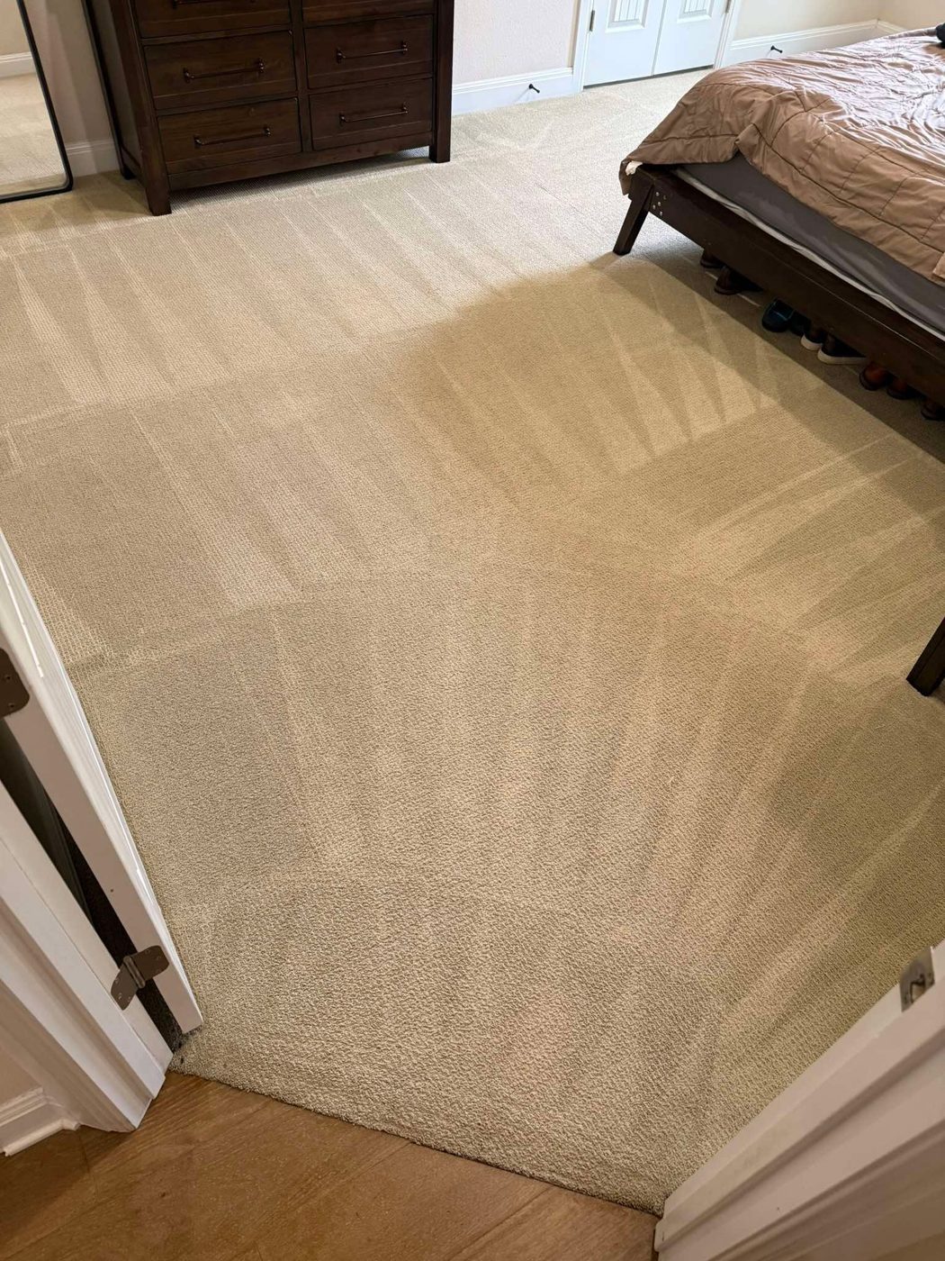 Beige bedroom carpet cleaned by Lama's Pro Carpet Cleaning in Walnut Creek